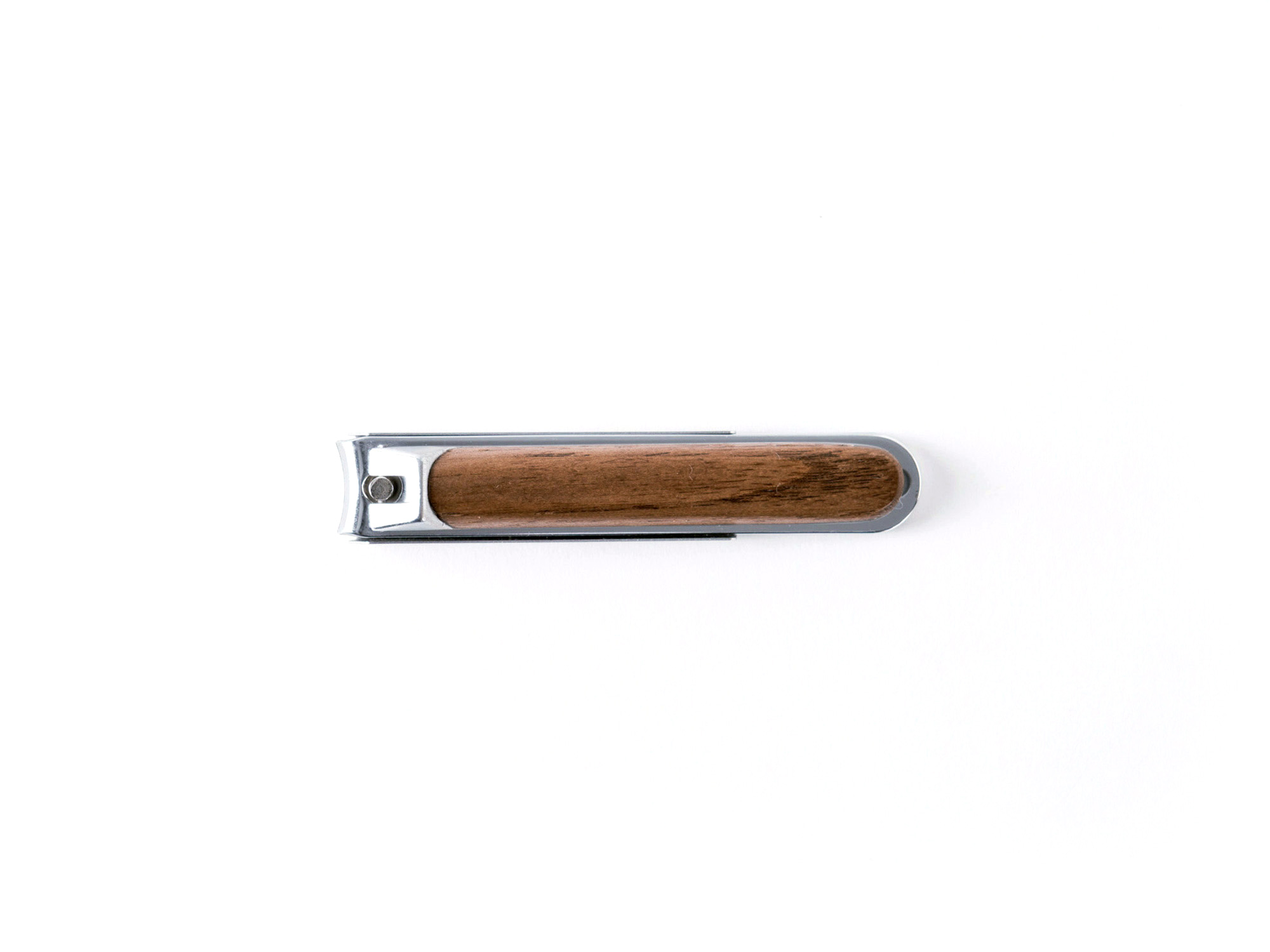 Established 1959<br />
These keen-edged nail clippers are made by craftsmen carrying on the skills of traditional swordsmiths
